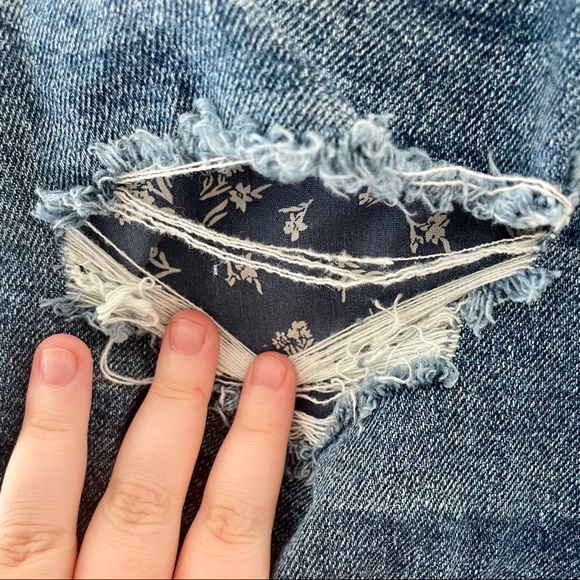 American Eagle Curvy Mom Jean - Picture 2 of 6